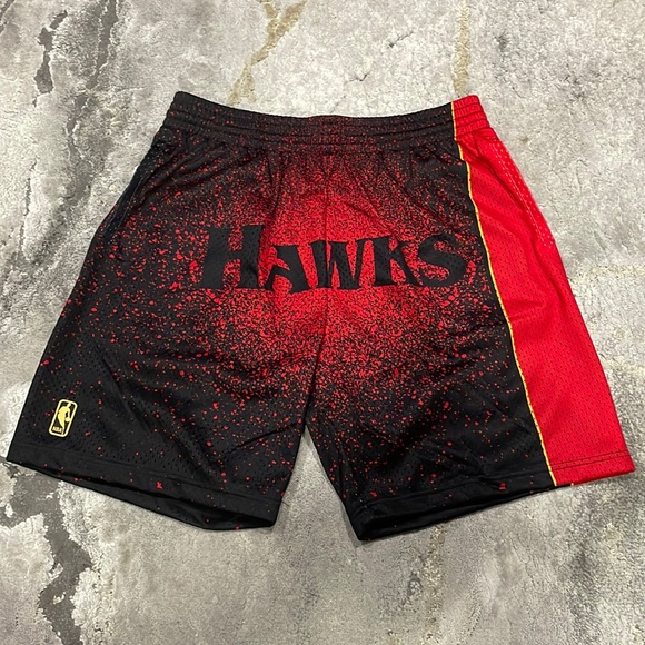 NEW!! Mitchell & Ness Atlanta Hawks Spray Paint Swingman Shorts - XL - Picture 1 of 4